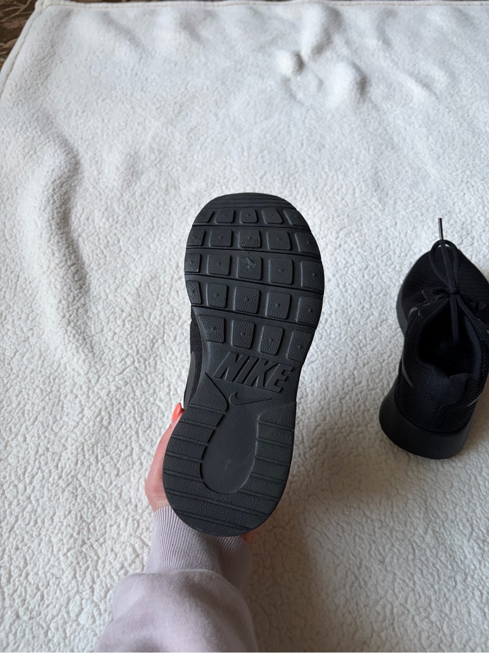 Nike Black Mesh Low-Top Sneakers - Picture 4 of 5